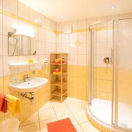 Apartment Aparthaus Hubertus